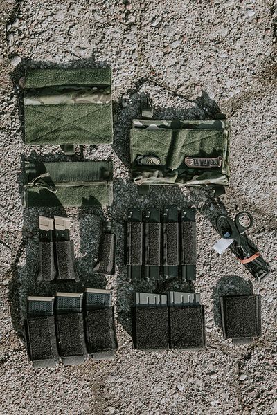 Четверна вставка-підсумок у плитоноску для магазинів MP5/SMG - чорна [8FIELDS] M51613233-BK_tw фото